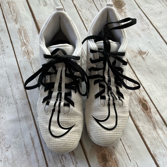 Nike Alpha Boys Football Cleats Size 4.5 - Picture 2 of 4